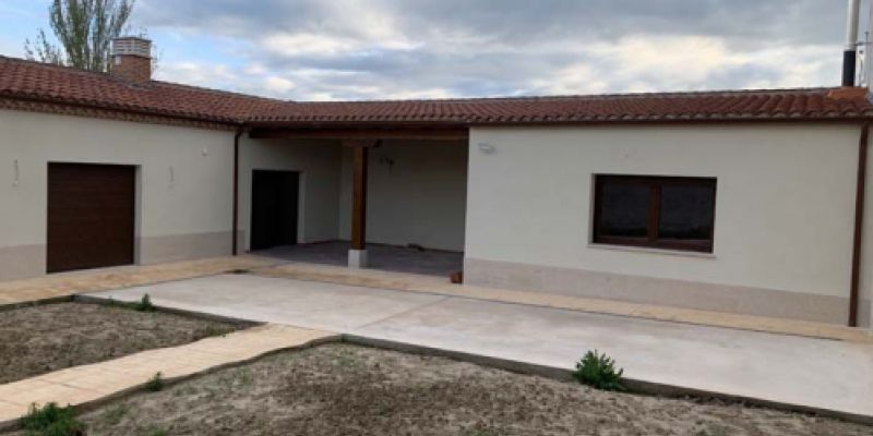 Chalet obra nueva visto desde el patio interior. proyectos de grades reformas en Salamanca