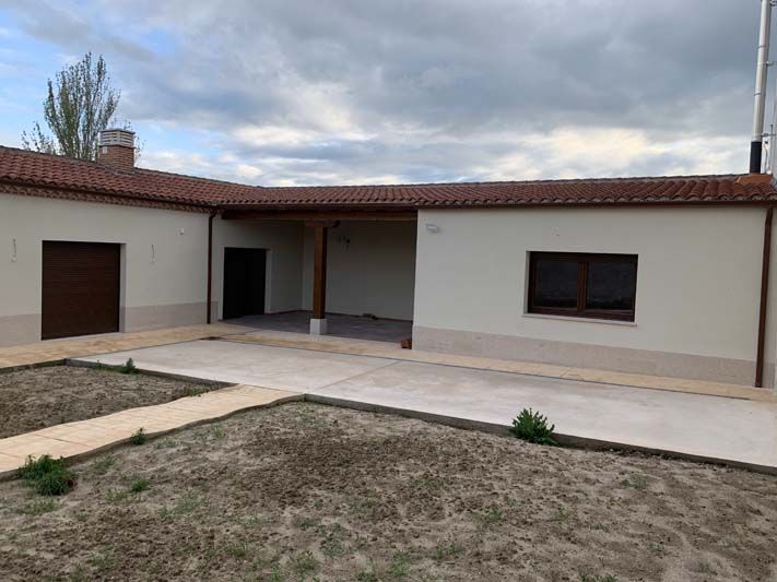 Chalet obra nueva visto desde el patio interior. proyectos de grades reformas en Salamanca